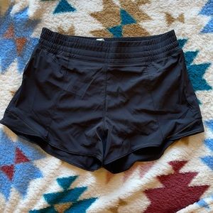 LuLuleon size 10 black shorts